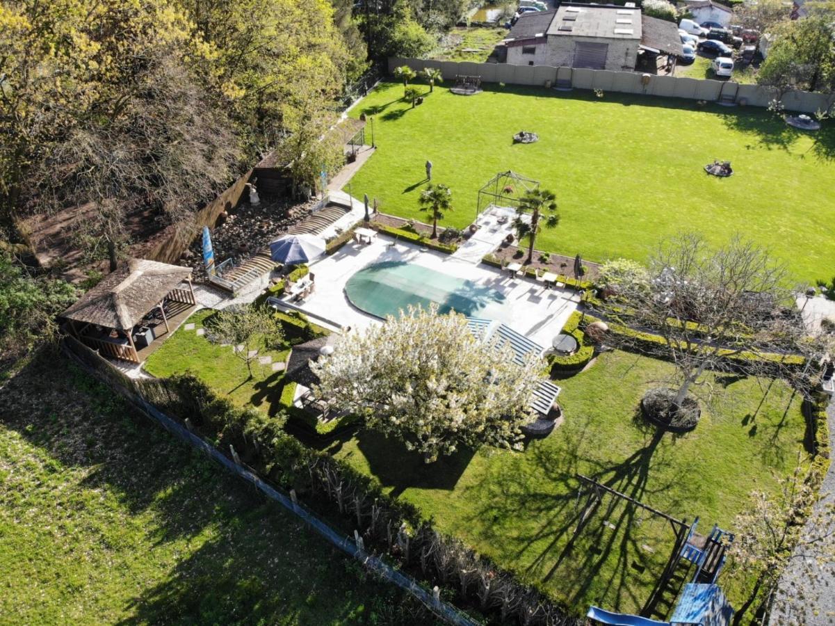 B&B Casa Roman & Vakantiewoning Voor 1 Pers Tot Max 32 Personen Zonhoven ภายนอก รูปภาพ