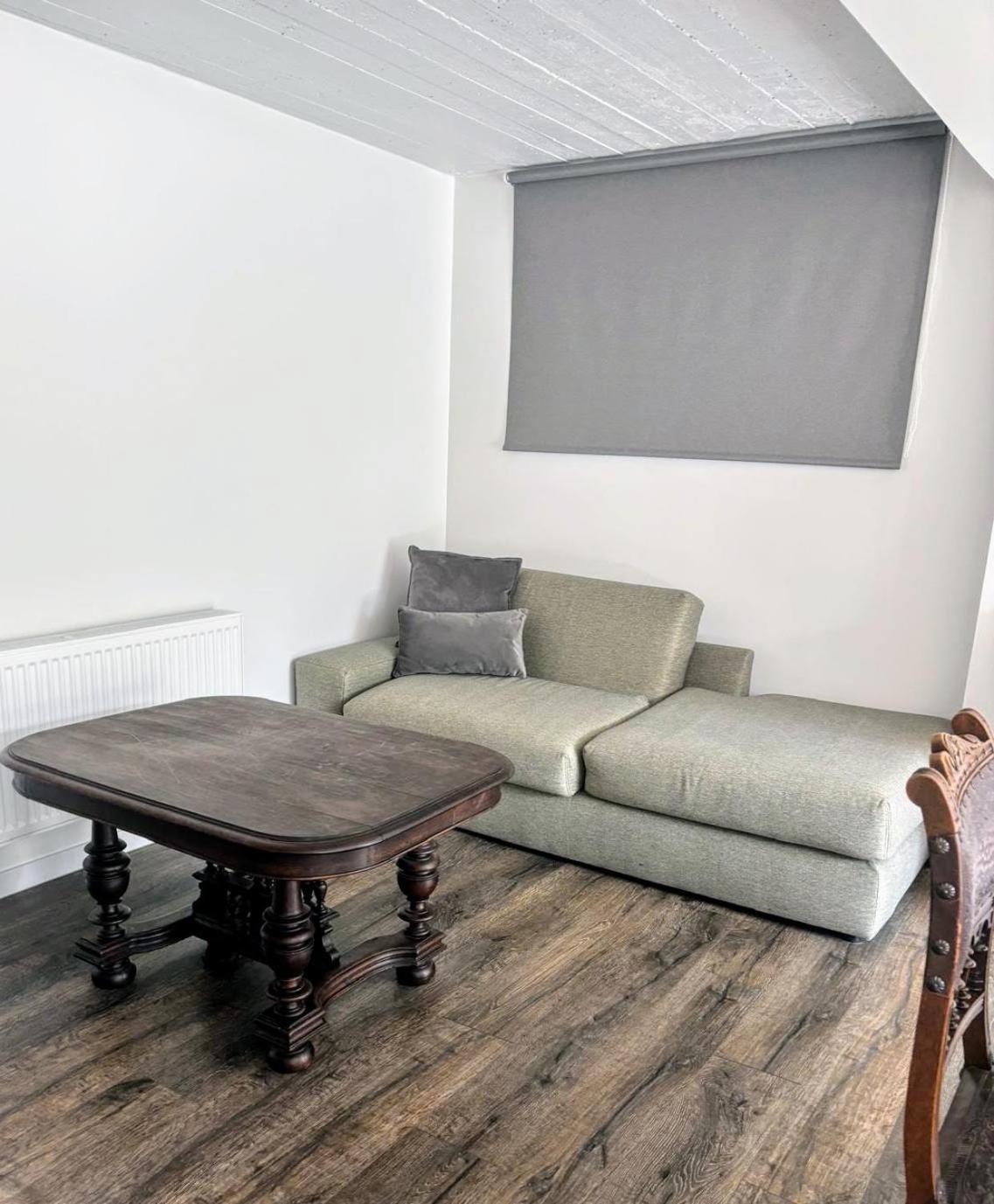 B&B Casa Roman & Vakantiewoning Voor 1 Pers Tot Max 32 Personen Zonhoven ภายนอก รูปภาพ