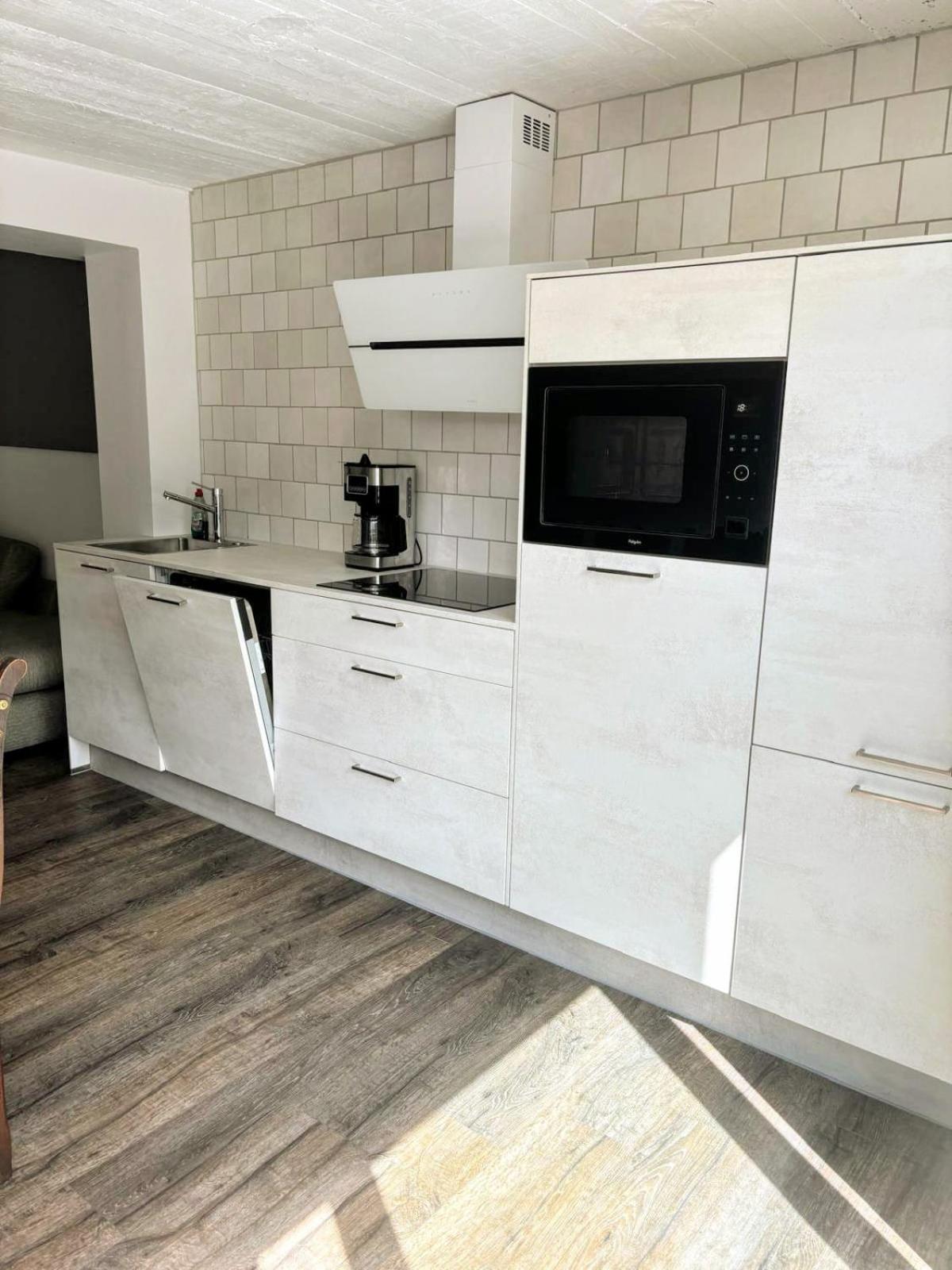 B&B Casa Roman & Vakantiewoning Voor 1 Pers Tot Max 32 Personen Zonhoven ภายนอก รูปภาพ