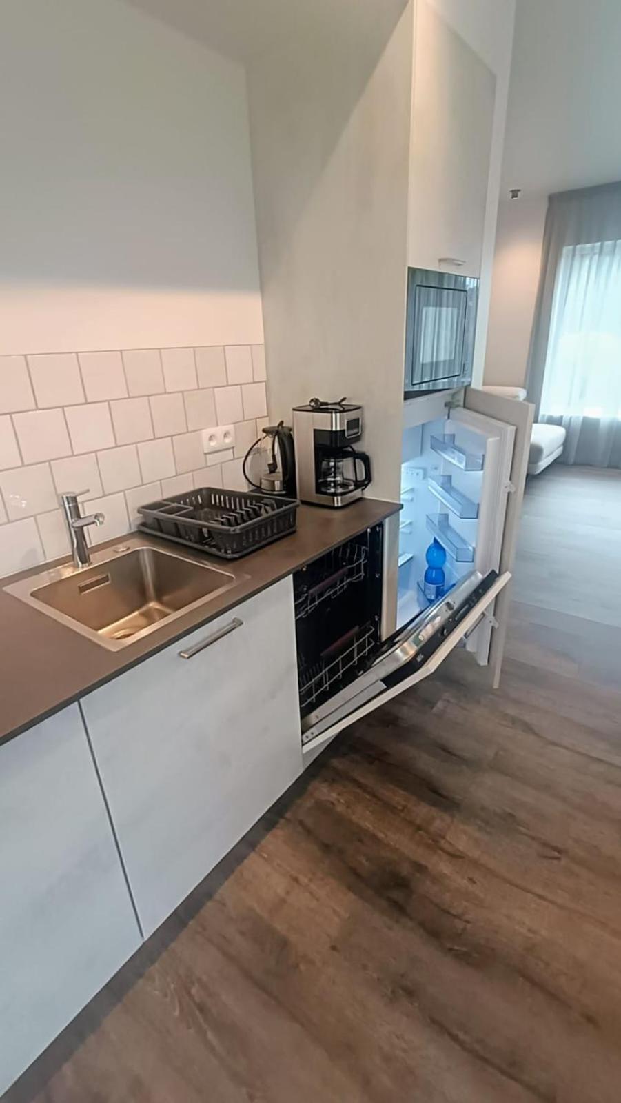 B&B Casa Roman & Vakantiewoning Voor 1 Pers Tot Max 32 Personen Zonhoven ภายนอก รูปภาพ