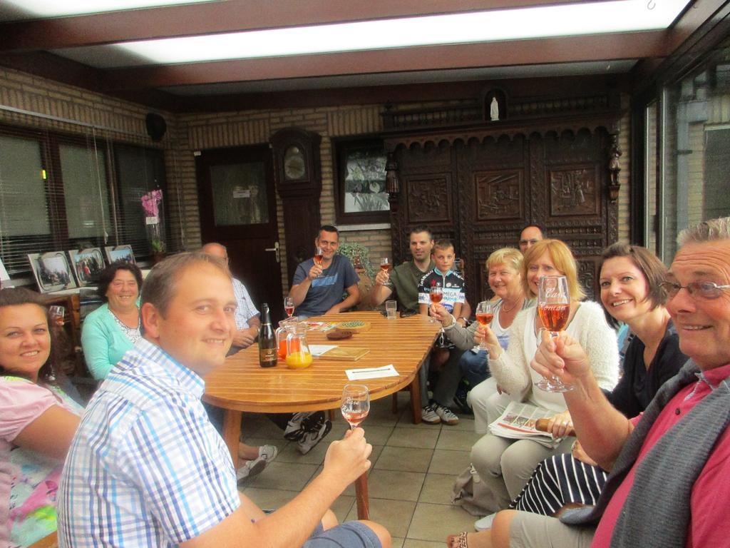 B&B Casa Roman & Vakantiewoning Voor 1 Pers Tot Max 32 Personen Zonhoven ภายนอก รูปภาพ