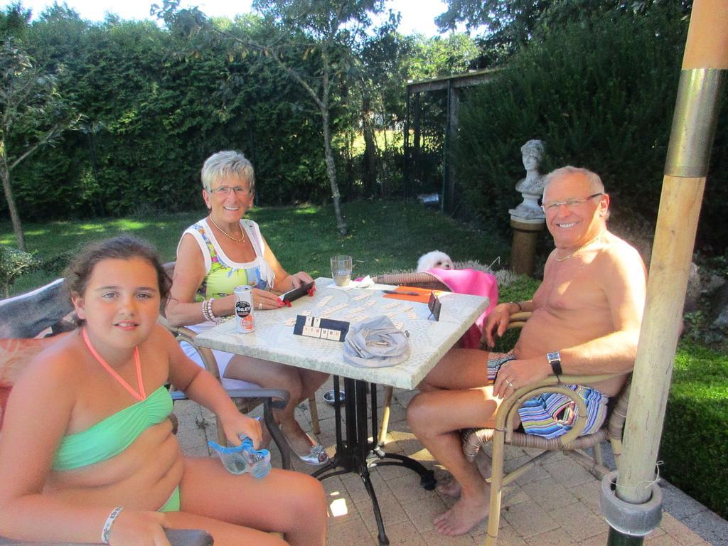 B&B Casa Roman & Vakantiewoning Voor 1 Pers Tot Max 32 Personen Zonhoven ภายนอก รูปภาพ